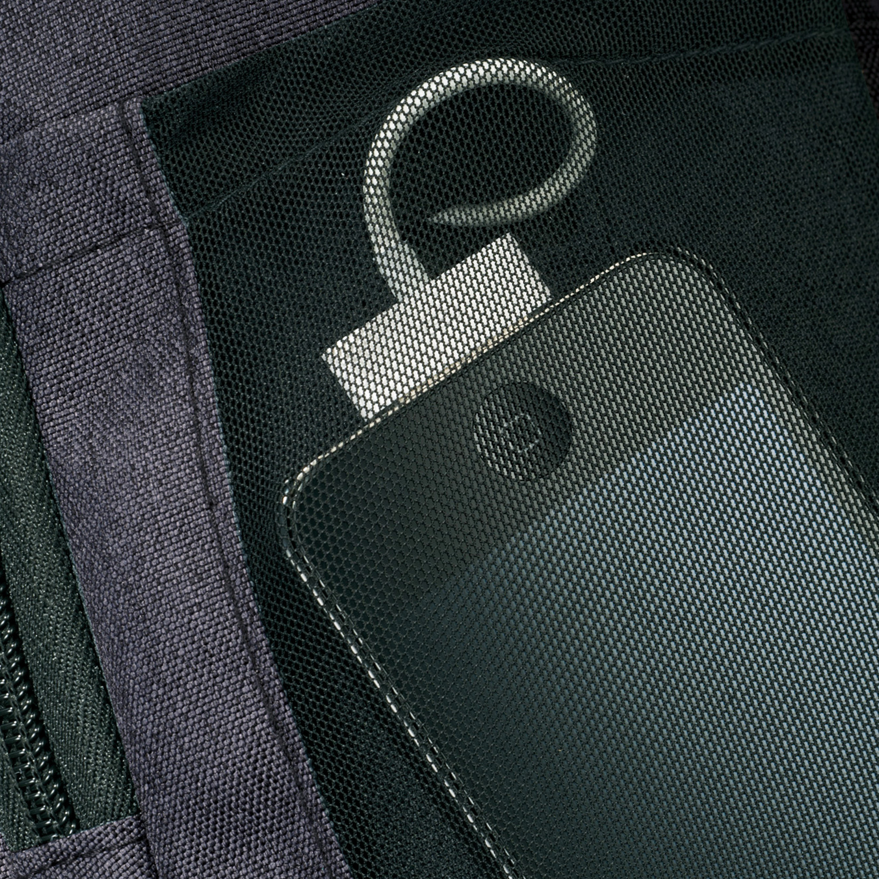 ZM1010-zoom-stretch-compu-backpack-detail-2