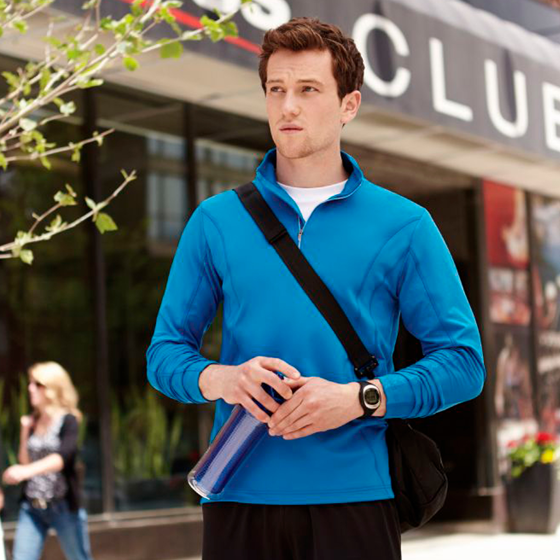 mens-caltech-knit-quarter-zip-lifestyle