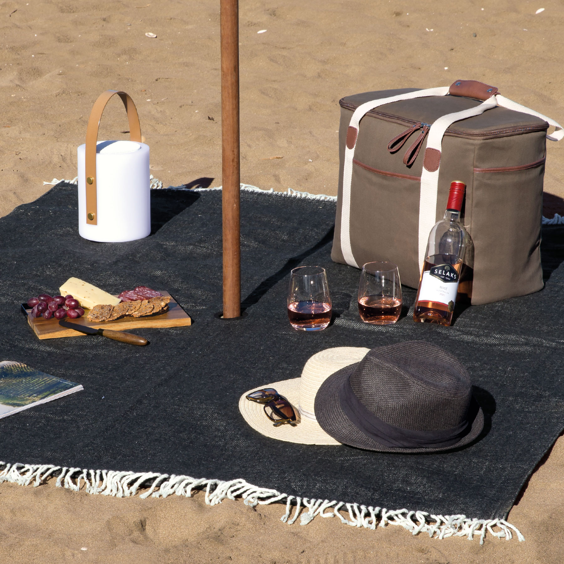 ombrello-picnic-blanket-lifestyle Lifestyle