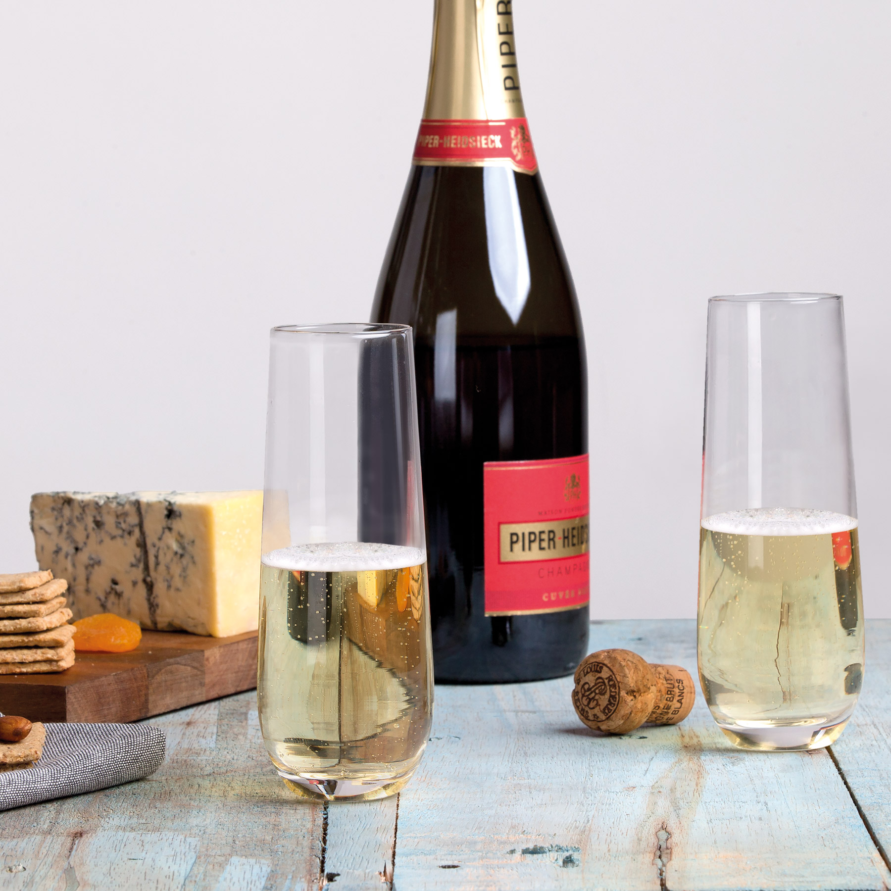 stemless-champagne-flutes_lifestyle Lifestyle