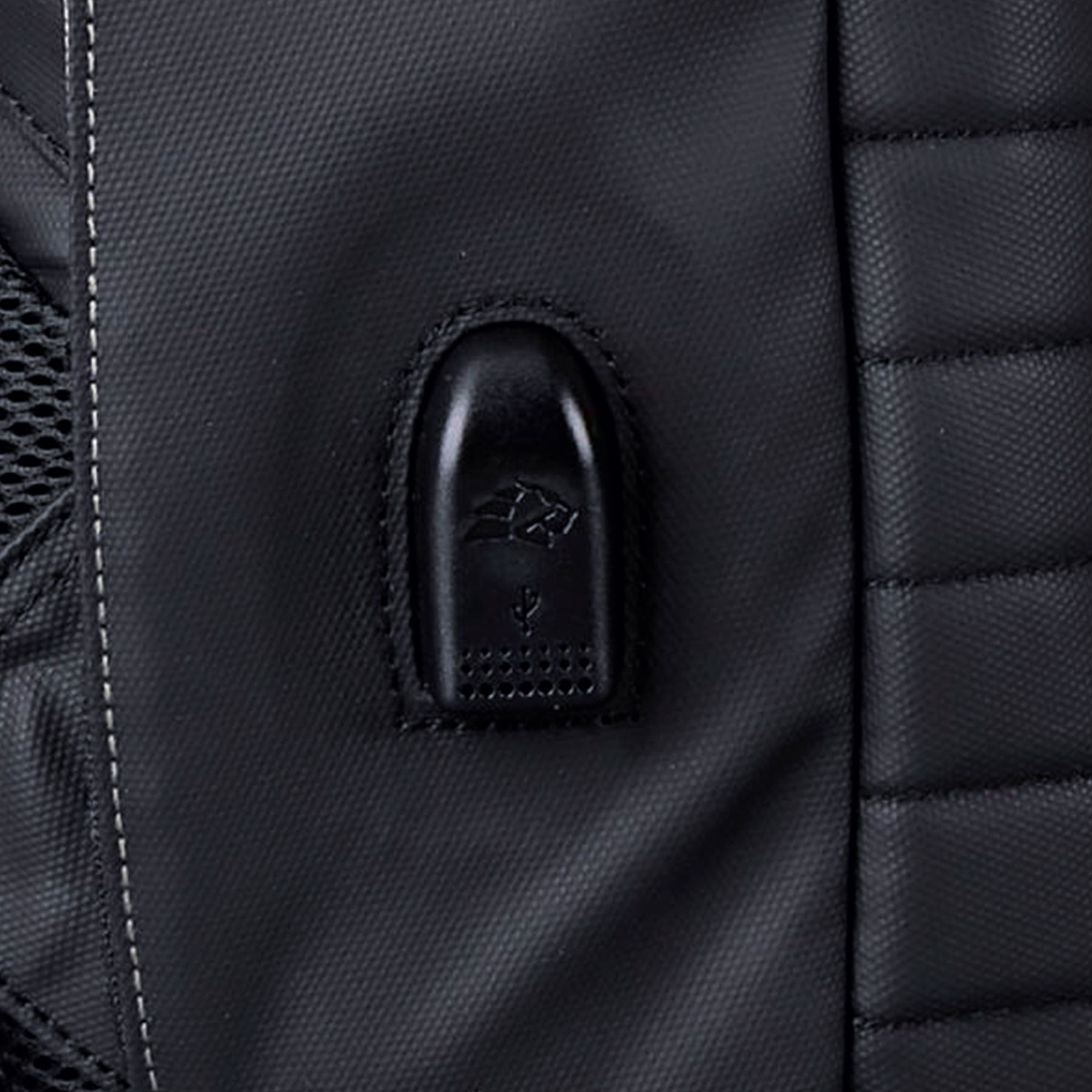 wired-compu-backpack-grey-melange_black-usb-charger-port USB Charger Port